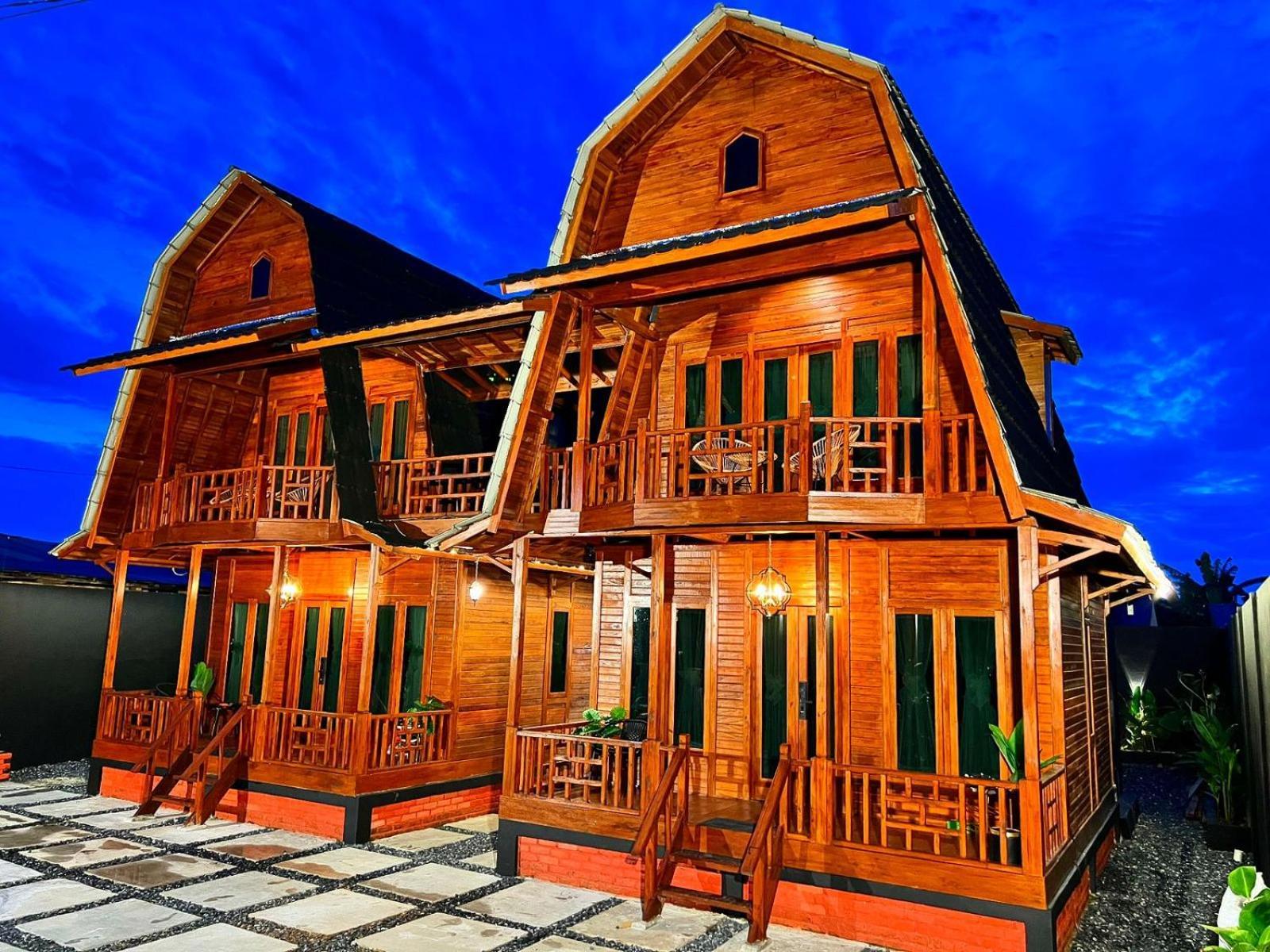 Noerbaya House Bukittinggi Villa Exterior photo